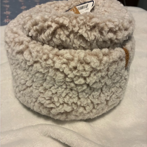 Cozy Sherpa hat, NWT - Picture 2 of 4